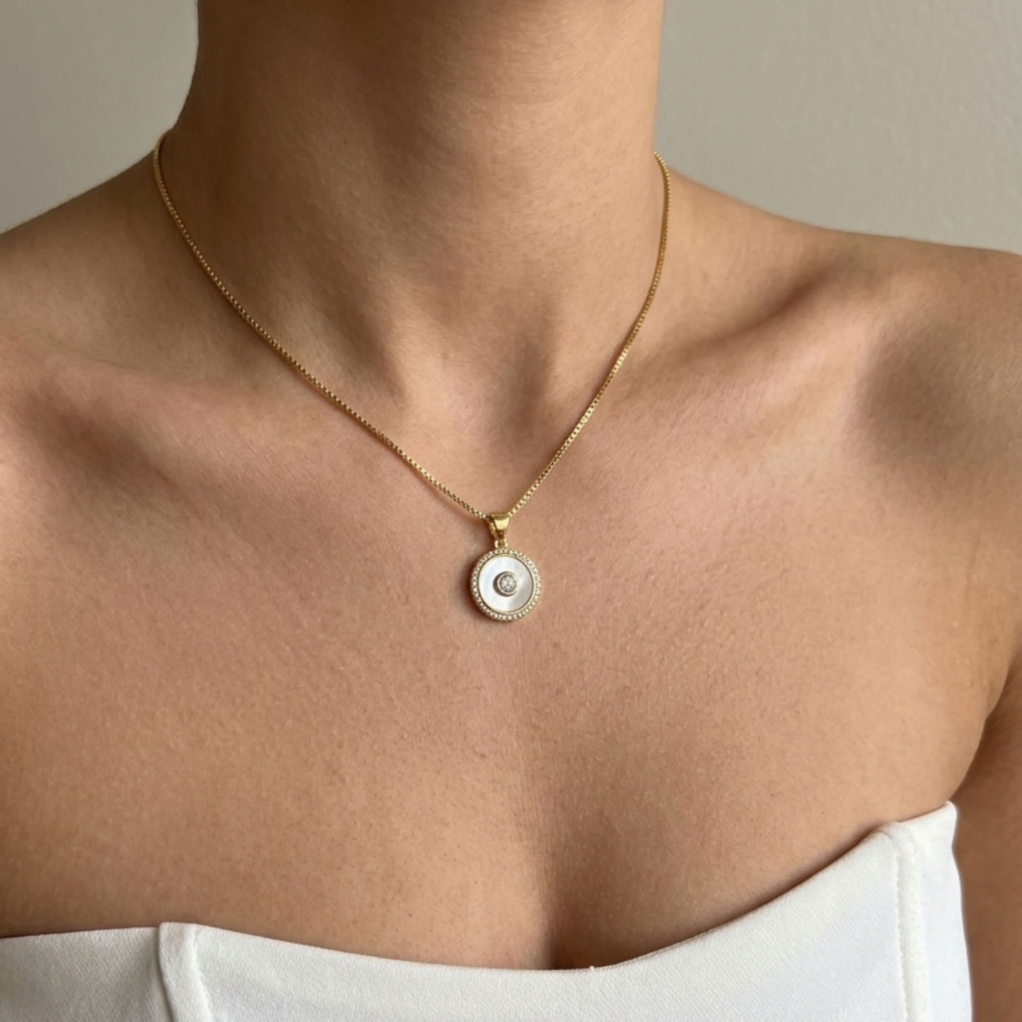 Round Heritage Pendant Necklace