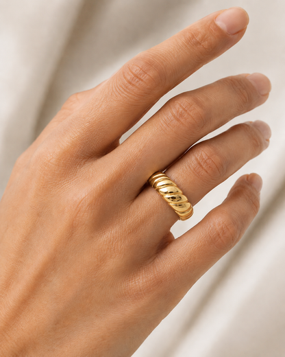 Croissant Twist Ring