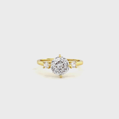 Céleste Solitaire Ring